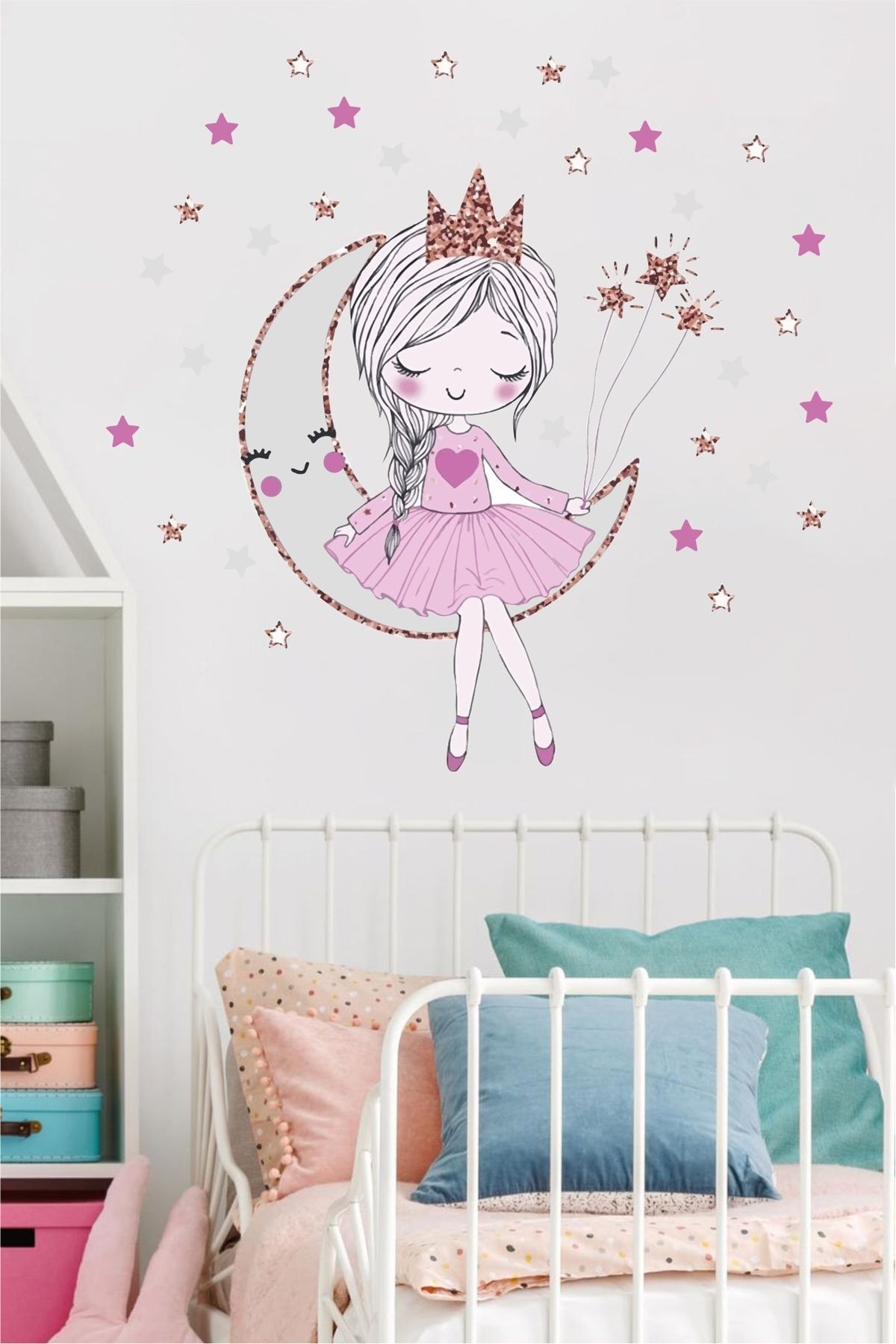 Aydaki Kız Çocuk Odası Duvar Sticker