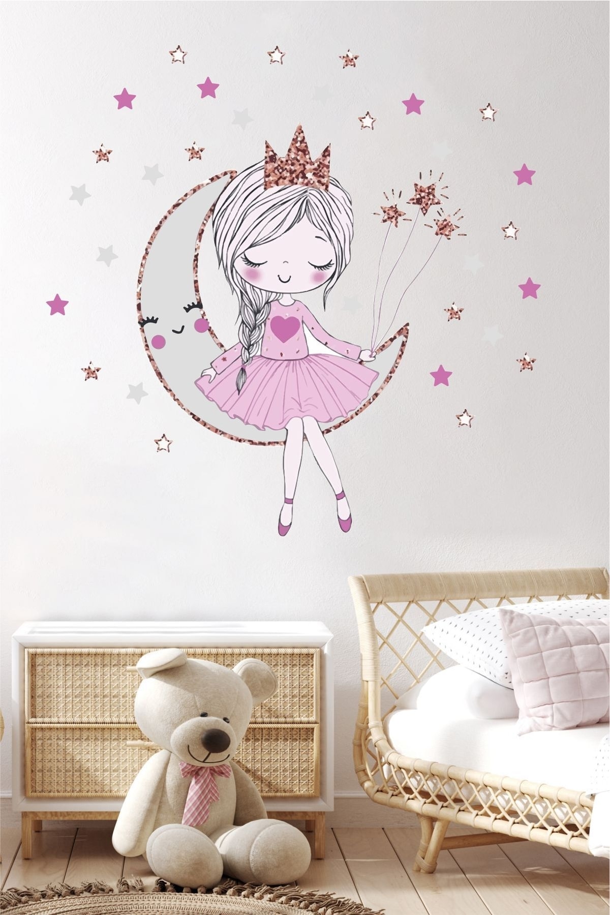 Aydaki Kız Çocuk Odası Duvar Sticker