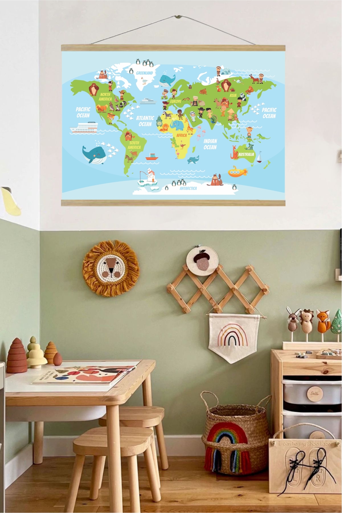 Funny World Map Askılı Kanvas – Çocuklar İçin Eğlenceli Dünya Haritası